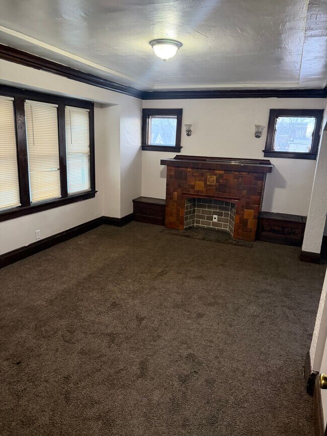 Building Photo - 4021-23 North 24th Place