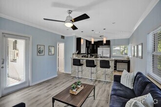 37 Hendricks Isle