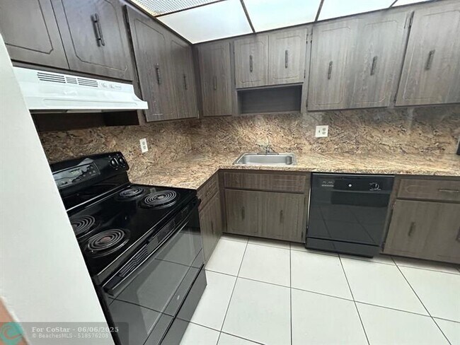 Foto del edificio - 6033 SW 35th St