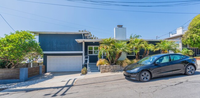 Building Photo - Beautiful Manhattan Beach Rental Home!