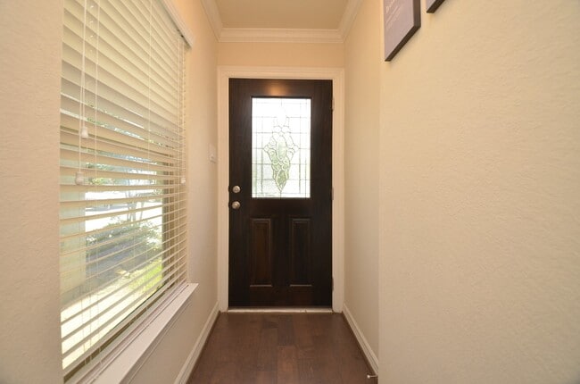 Foto del edificio - 10709 Madden Oaks Pl