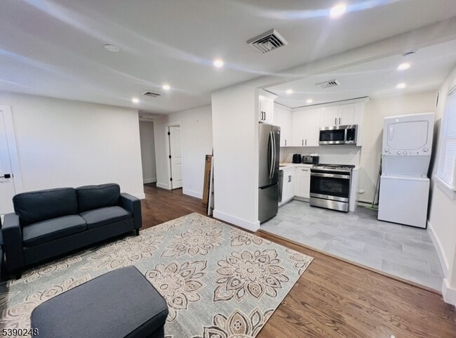 Foto del edificio - 275 Valley Rd
