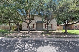 Building Photo - 1903 Woodsman Dr