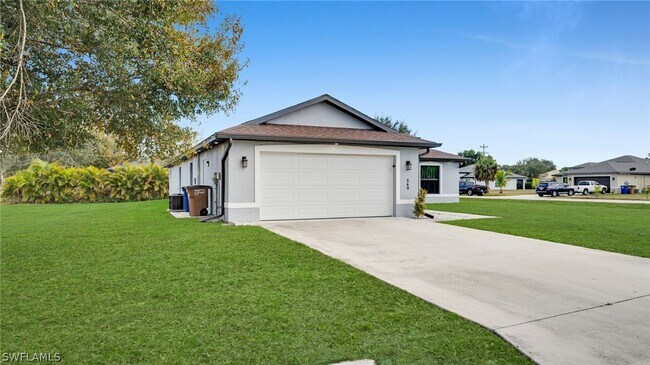 Foto del edificio - 569 Croydon Ave S