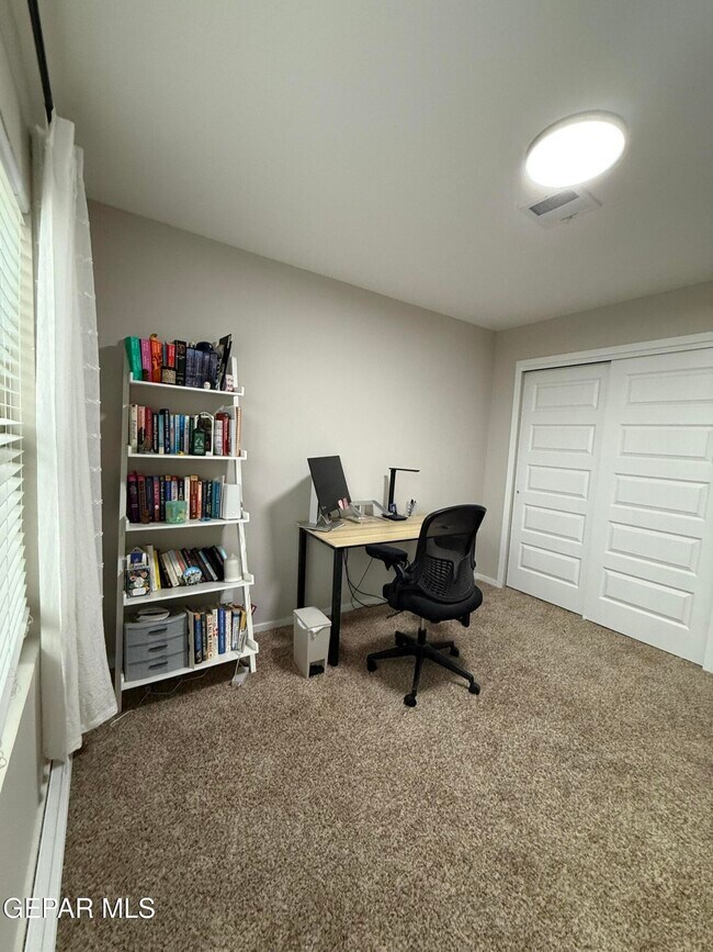 Foto del edificio - 13841 Paseo Central Ave