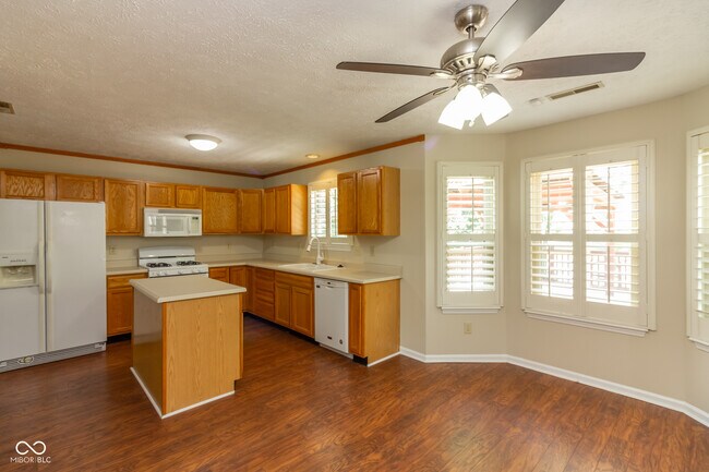 Building Photo - 4854 Oakleigh Pkwy