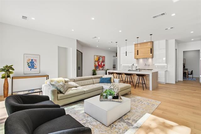 Building Photo - 7619 Robin Rd