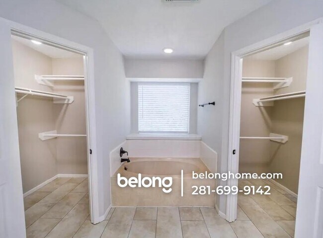 Foto del edificio - 17743 Seven Pines Dr