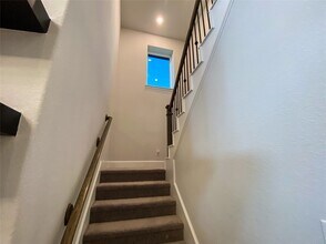 Building Photo - 10011 Serenity Grv Dr