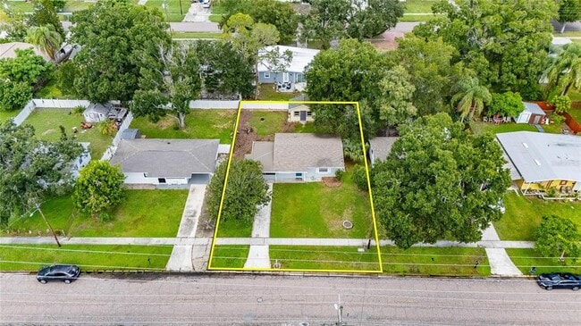 Building Photo - 4421 W Iowa Ave