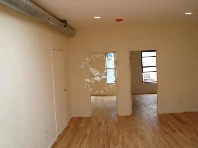 Primary Photo - 861 Broadway