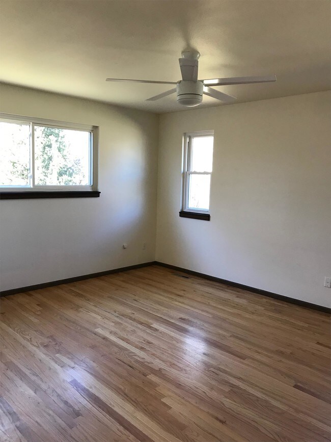 Building Photo - 2664 Kalmia Ave