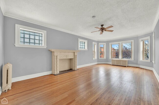 Building Photo - 2155 N Spaulding Ave