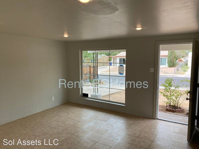 Foto del edificio - 3 br, 1 bath House - 11320 Hannett Ave. NE