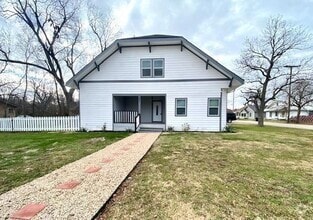 Building Photo - 3631 Bourland St
