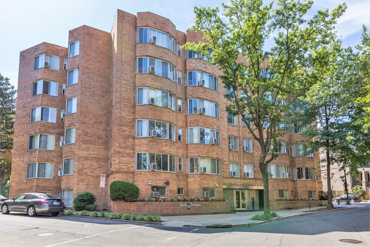 Conveniently Located Apartments in DC - Park Terrace