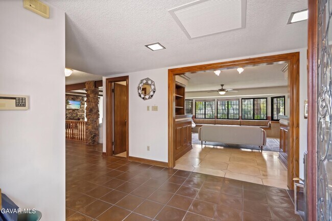 Foto del edificio - 10307 Donna Ave