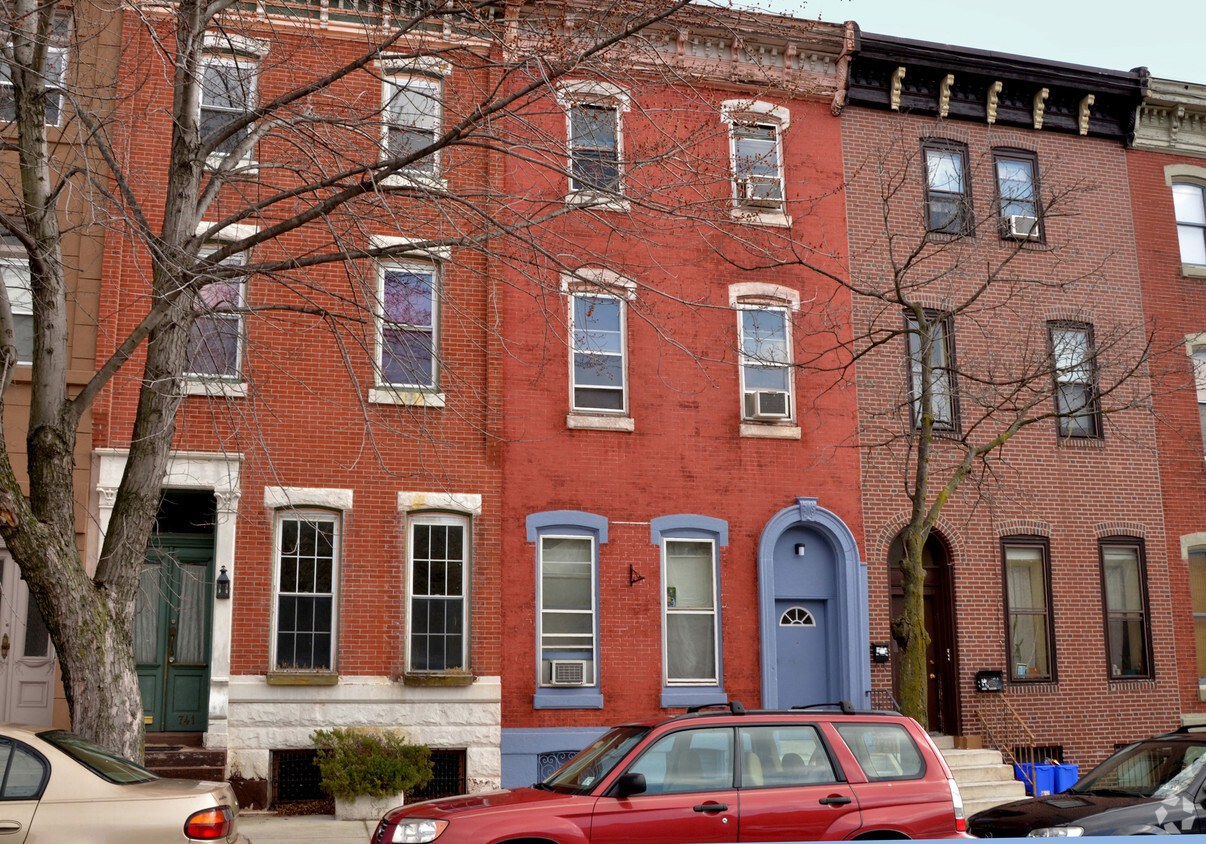 Building Photo - 739 Corinthian Ave