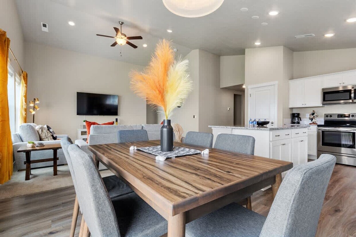 Foto principal - 11278 W Belgrave St