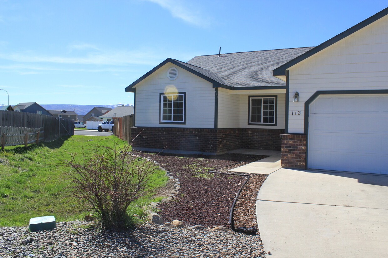 Primary Photo - 3 Bedroom Home North of CWU