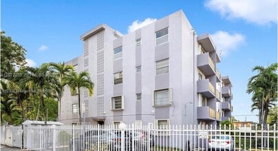Building Photo - 1661 SW 3rd St