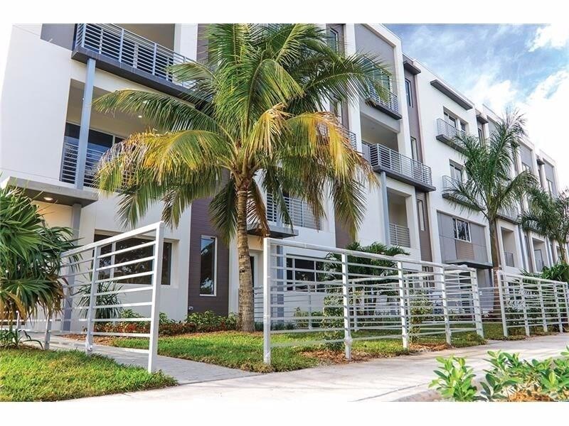 Foto principal - 1044 NE 18th Ave