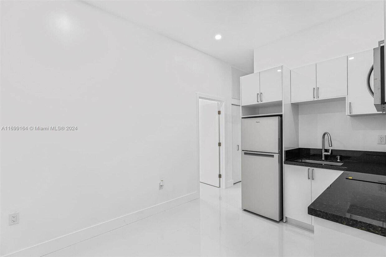 Foto principal - 9831 SW 213th St