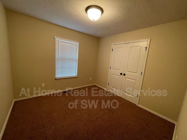 Building Photo - 3137 W Golden Valley