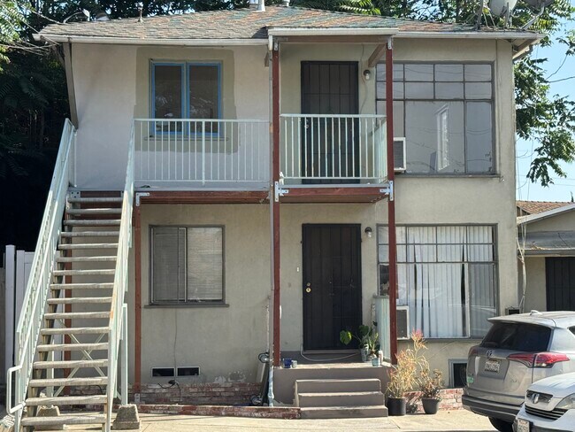 Building Photo - 416 E Cypress St