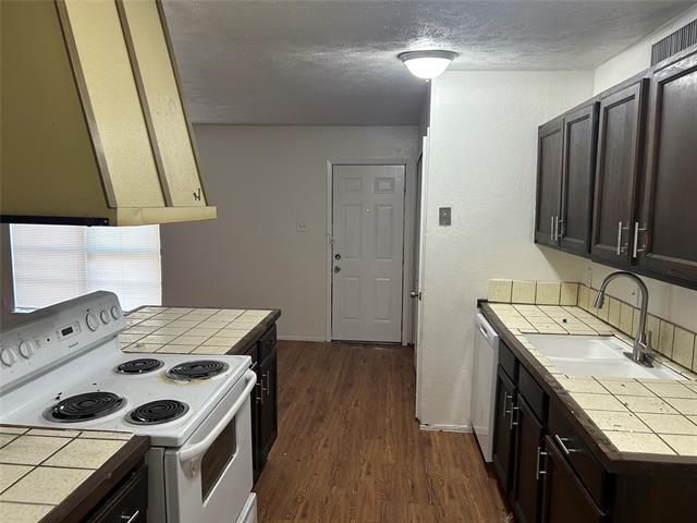 Foto del edificio - 1826 Legend Dr