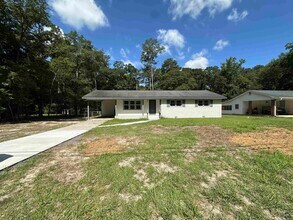 Building Photo - 1021 Greenwood Dr
