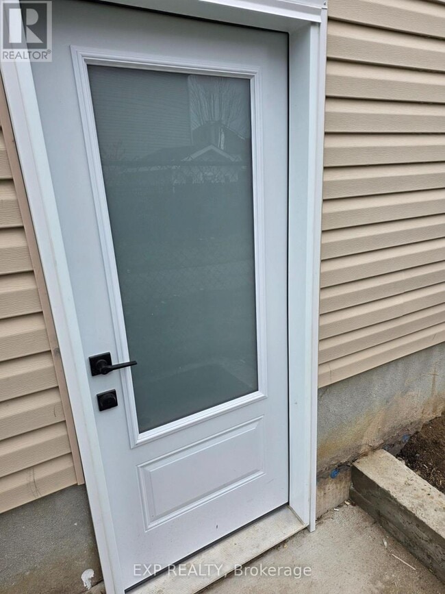 Photo du bâtiment - 180 Chenoa Way