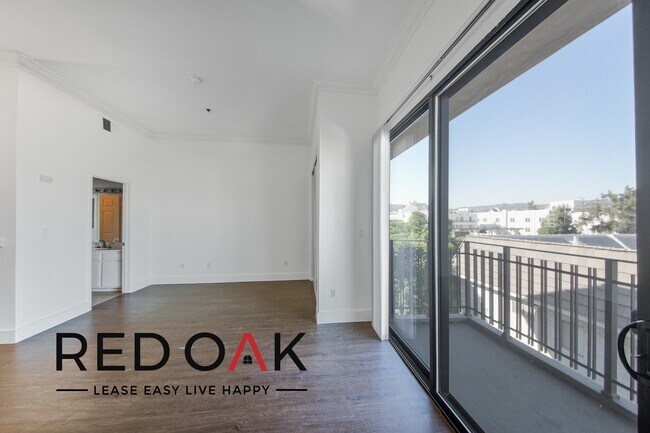 Foto del edificio - ~1 Month FREE~ Fantastic, Sun-Drenched Stu...