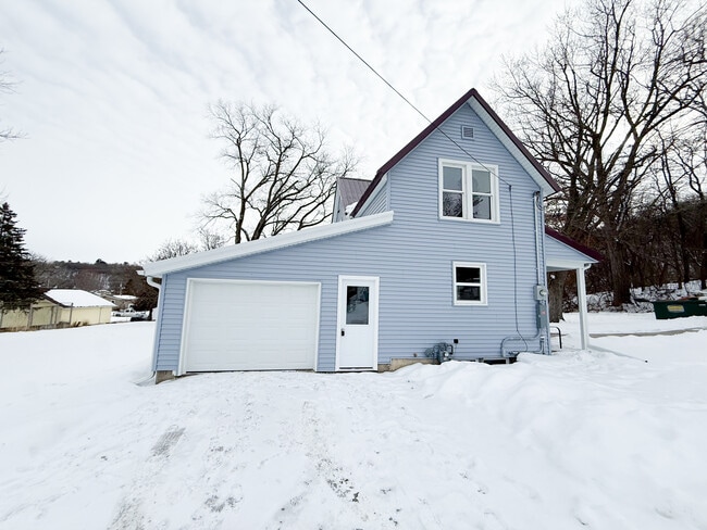 Building Photo - 602 Grove St