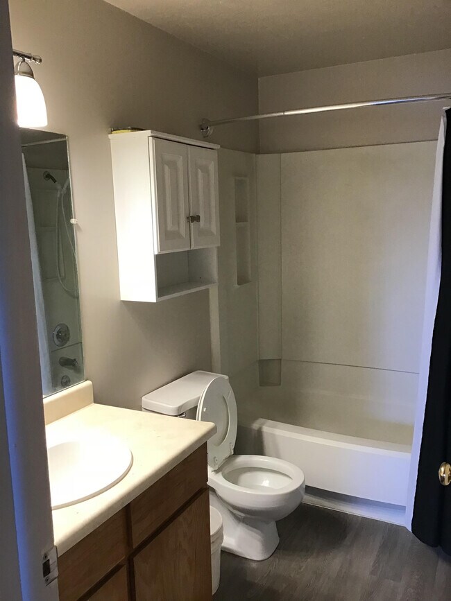 Building Photo - 202 Bear River Dr