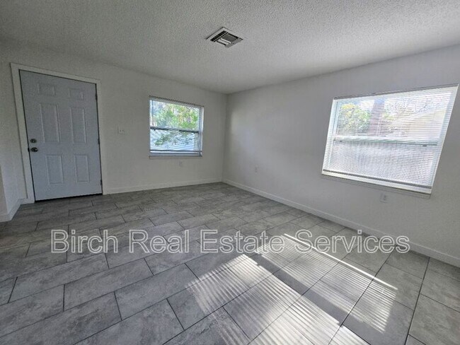 Building Photo - 5346 Cotee River Dr