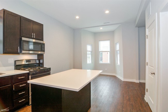 Building Photo - 4 br, 2 bath  - 1922 N Rockwell St A