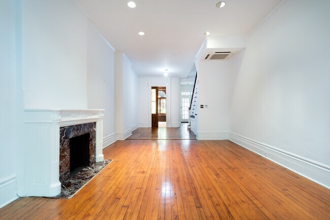 Building Photo - 117 E 91st St