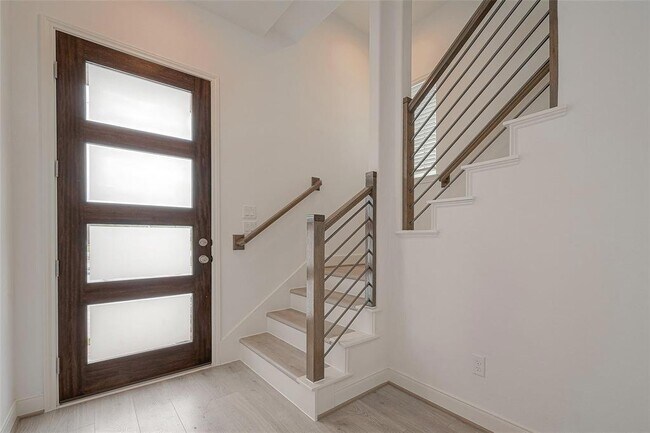 Foto del edificio - 8906 Covenant Pl