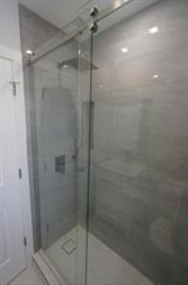 Foto del edificio - 631 NE 17th Way