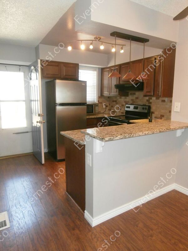 Building Photo - 3619 Queen Anne Way