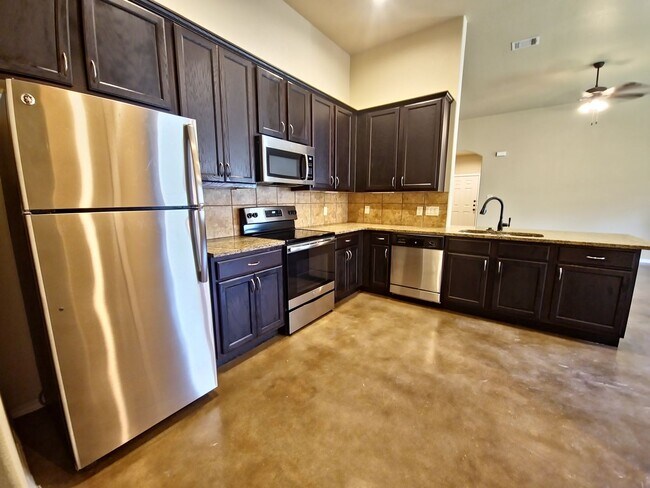 Building Photo - 415 Joanne Lp