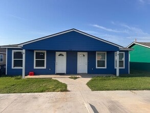 Building Photo - 4120 W 56th Pl