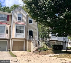 Building Photo - 127 College Station Dr
