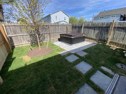 Building Photo - Charming Newly Renovated Upstairs Apartment in the Heart of Downtown Winchester