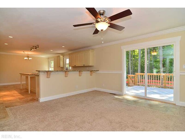 Building Photo - 5213 Willow Lake Rd