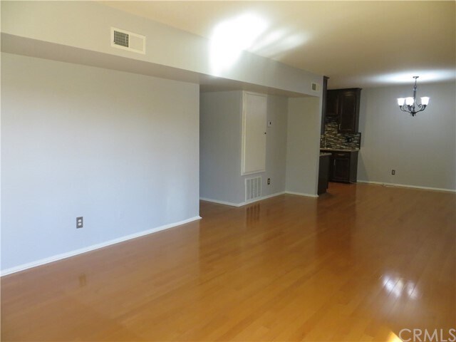 Building Photo - 339 S Catalina Ave