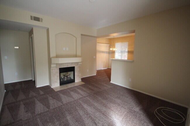 Foto del edificio - Gorgeous gated community*3 bed*2 bath*Condo*