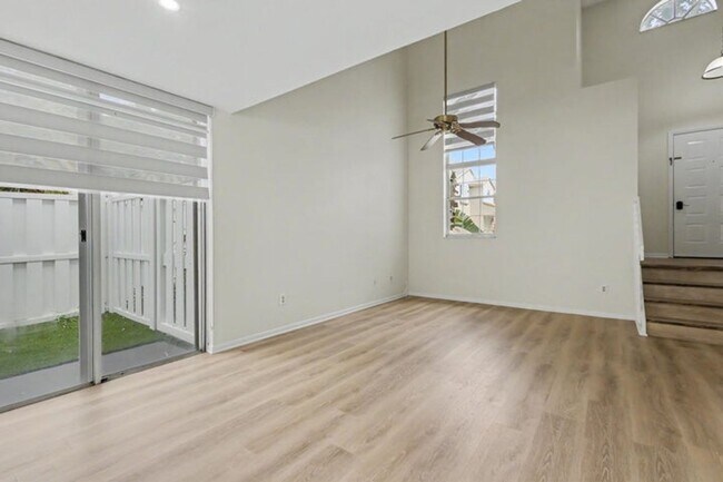 Foto del edificio - 9825 NW 2nd Ct