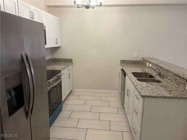 Foto del edificio - 1210 Cape Coral Pkwy W